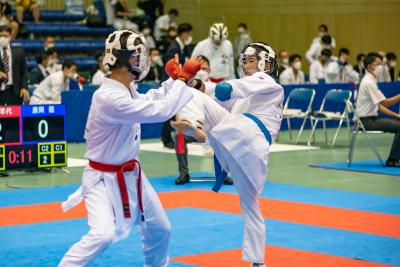 地元開催の空手道選手権大会に川之江高校が出場5