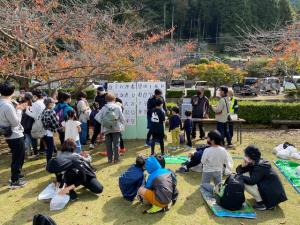 金生町歩け歩け大会のビンゴ大会の様子です