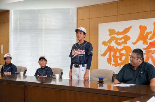 意気込みを話す選手