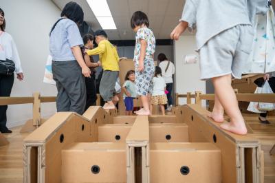 ダンボール遊園地