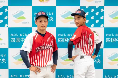 新ユニフォームお披露目1