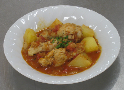 鶏手羽元とじゃがいものバジルトマト煮