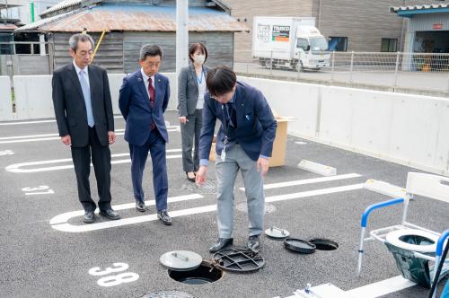 設備紹介の様子