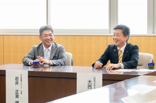 贈呈式の様子