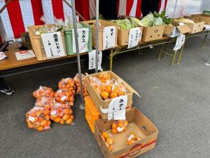野菜販売の様子
