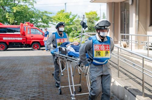 模擬病院への搬送の様子