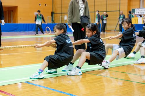 綱引き大会の様子