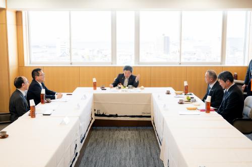 受賞報告の様子