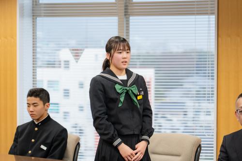 意気込みを語る選手