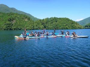 金砂湖でのSUP体験の様子