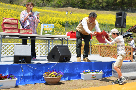 写真3:翠波高原菜の花まつり2017の様子