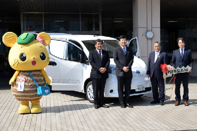 写真：電気自動車貸与式の様子