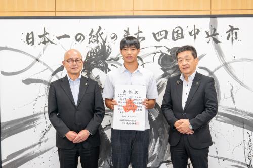 奥村響さん、市長・教育長と
