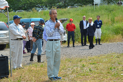 あいさつをする矢野会長