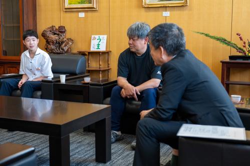 大西市長に報告