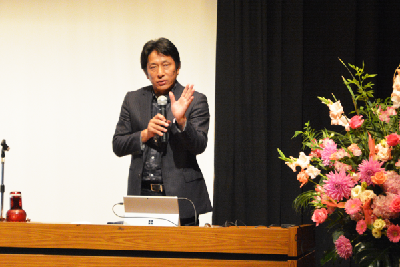 写真：原晋講演会の様子