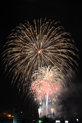 写真：みなと祭花火大会で打ち上げられた花火