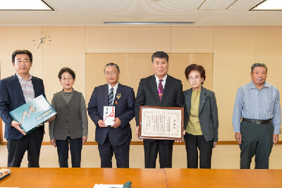 写真：四国中央市民生児童委員協議会検査器具寄贈式の様子