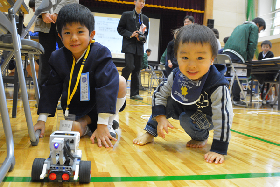 写真3：新宮小中学校における参加型公開授業