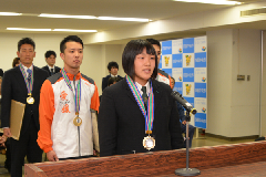 写真：謝辞を述べる立川桃選手