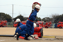 写真：天満分団第1部による小型ポンプ操法