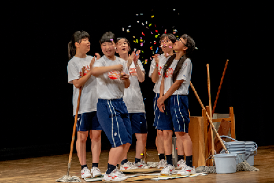 写真：四国高等学校演劇祭における、川之江高等学校の演劇