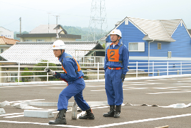 写真：妻鳥分団の訓練の様子