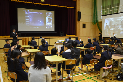 写真：遠隔授業の様子