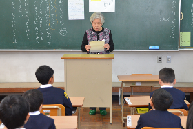 写真：挨拶する佐藤圭子副会長