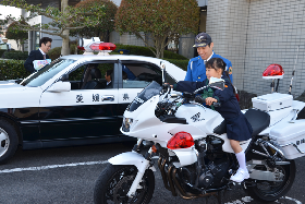 写真：パトカーと白バイの試乗体験