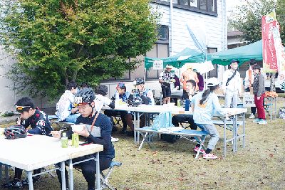 写真：昼食の風景