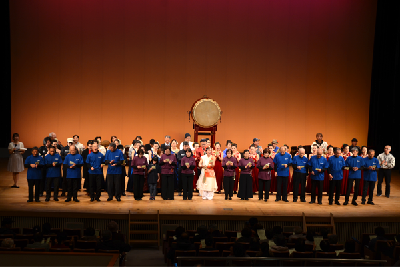 写真：出演者全員で合唱