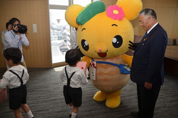 花まつり贈呈式でごあいさつ♪の写真3