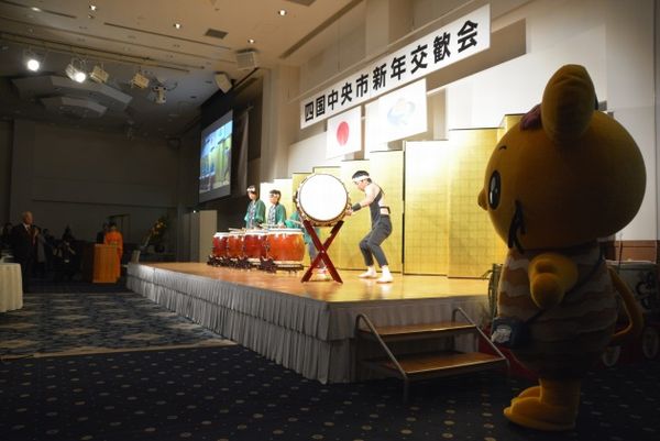 新年交歓会へお出かけの写真1