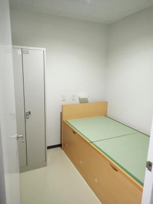 仮眠室のベッド