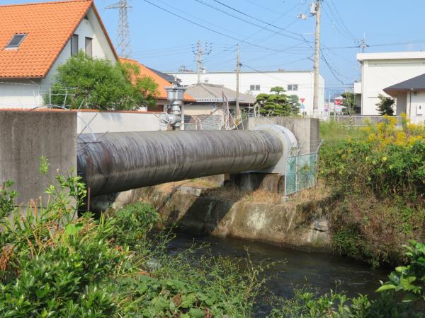 赤之井川水管橋